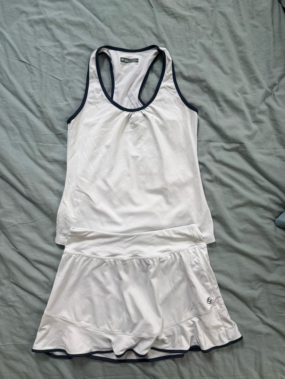Lija White tennis set, with navy piping